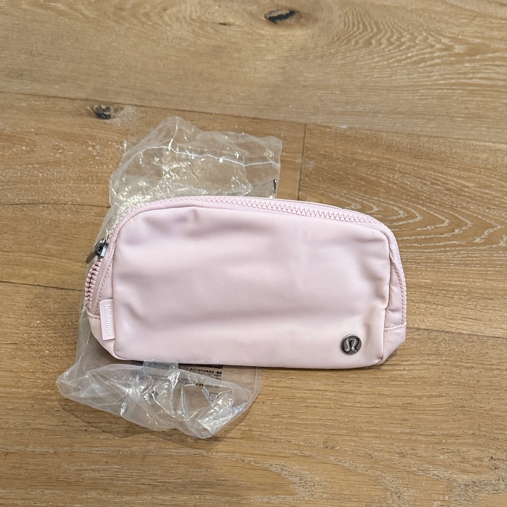 NWT, Lululemon Pink Crossbody/Belt Bag, 1L
